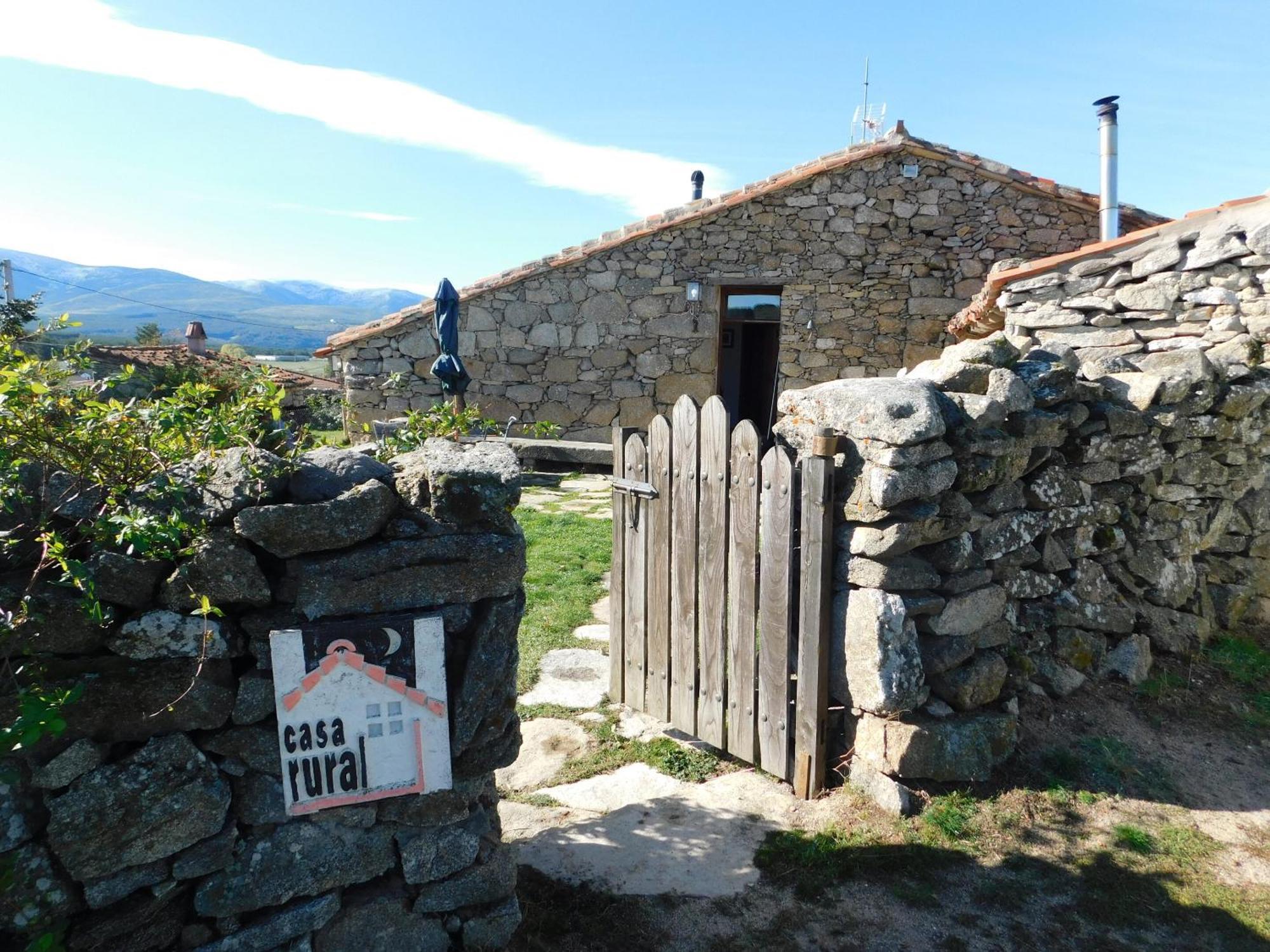 La Silla De La Reina Villa Navarredonda de Gredos Exterior photo